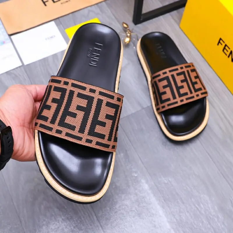 fendi chaussons pour homme s_12445274